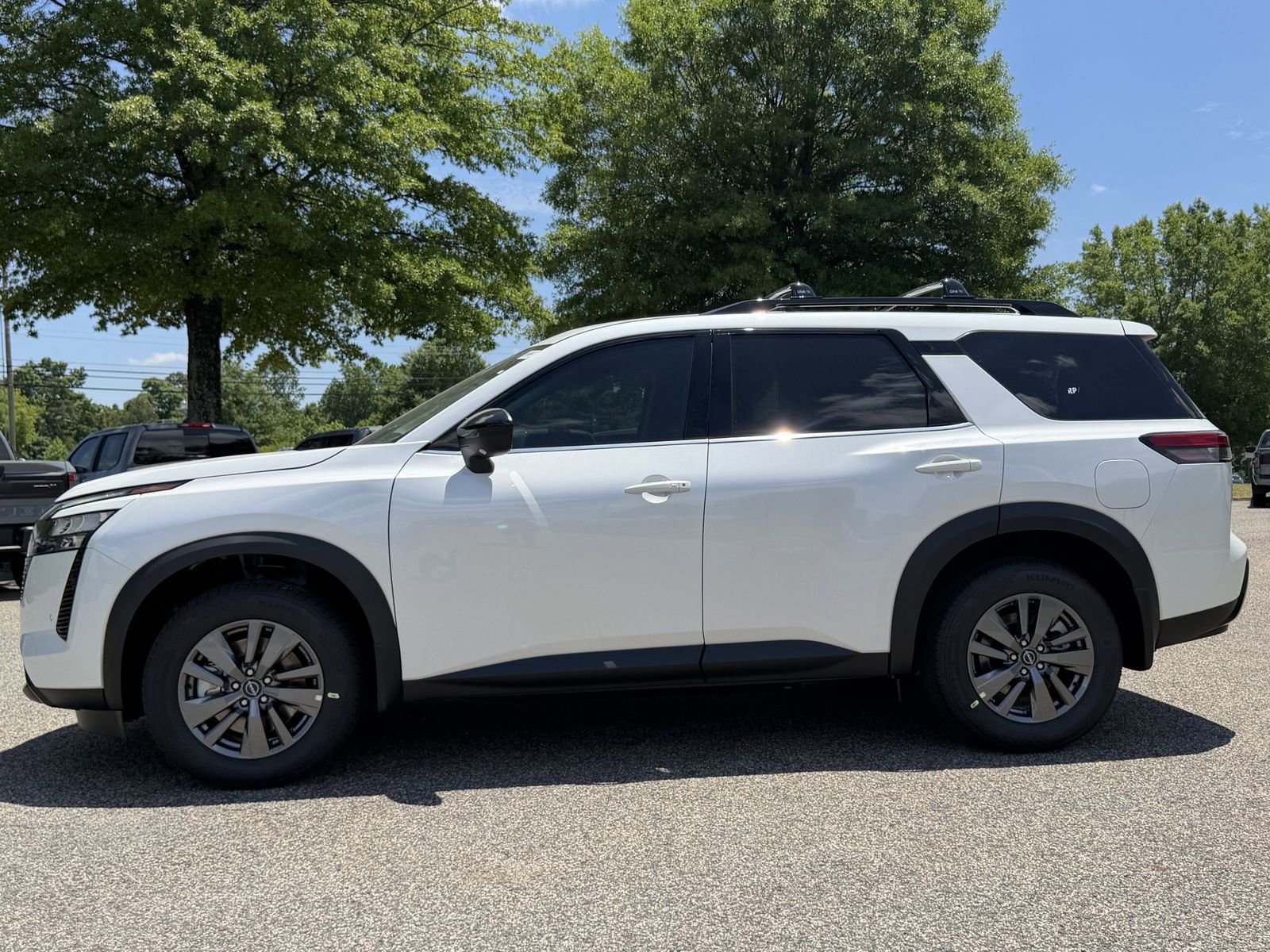 New 2026 White Nissan SL image 24