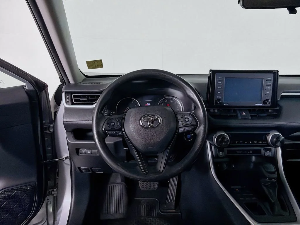 Used 2021  Toyota XLE image 19