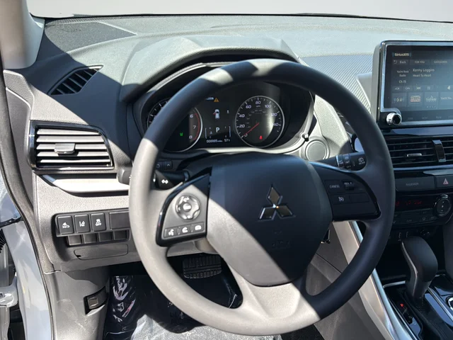 New 2026 White Mitsubishi ES image 13
