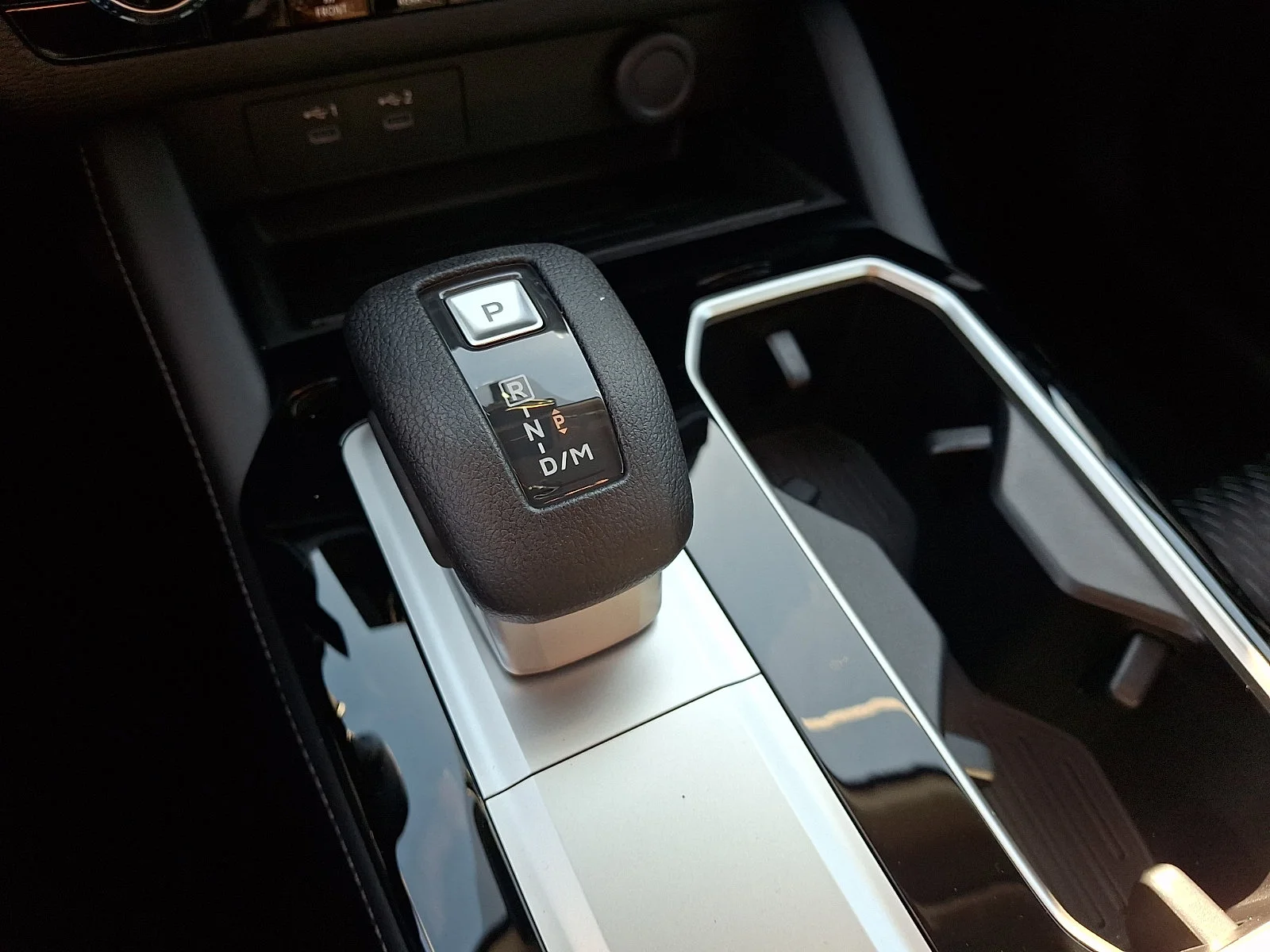 New 2026 White Mitsubishi ES image 14