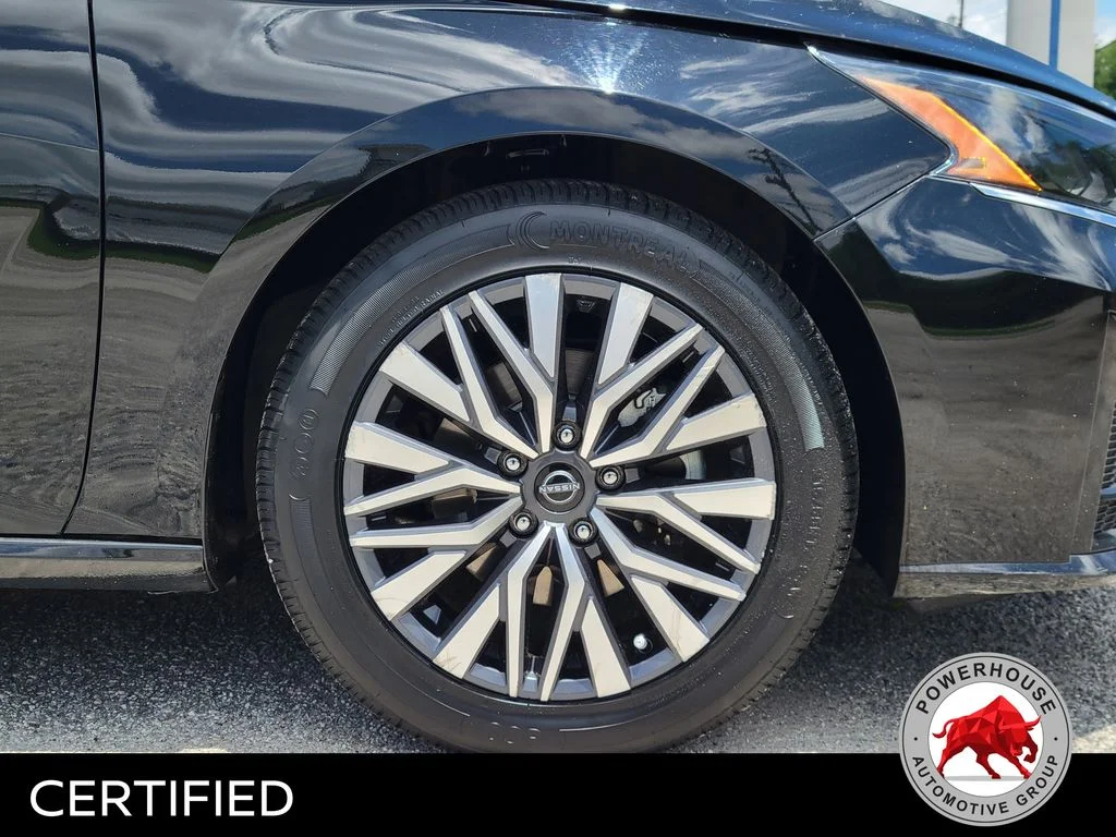 Used 2023 Black Nissan 2.5 SV image 12