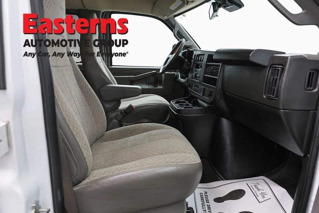 Used 2024 White Chevrolet LT image 20