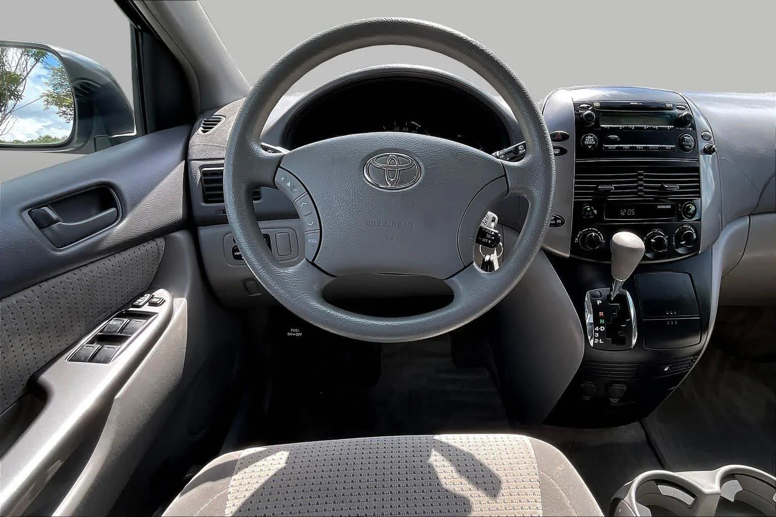 Used 2008 Natural White Toyota LE image 5