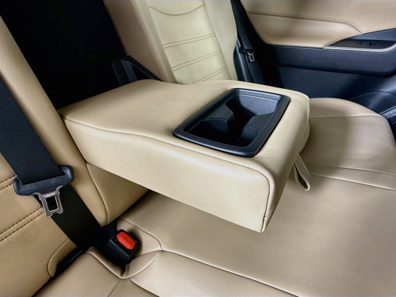 Used 2021 Blizzard Pearl Toyota XLE Premium image 40