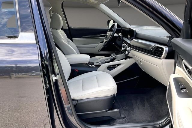 Used 2025 Gray Kia S image 7