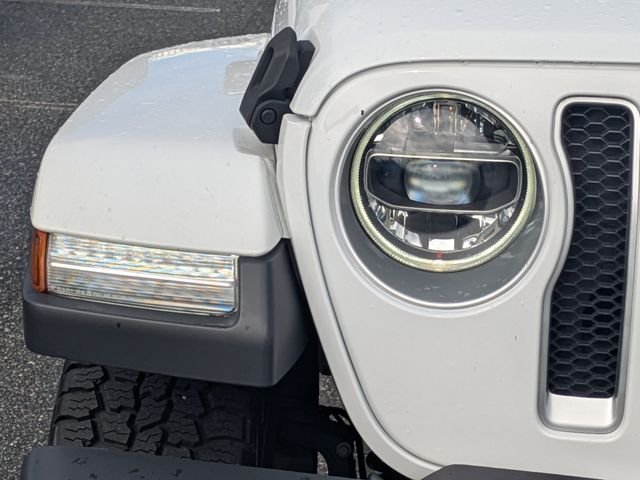 Used 2020 White Jeep Unlimited Sahara image 10
