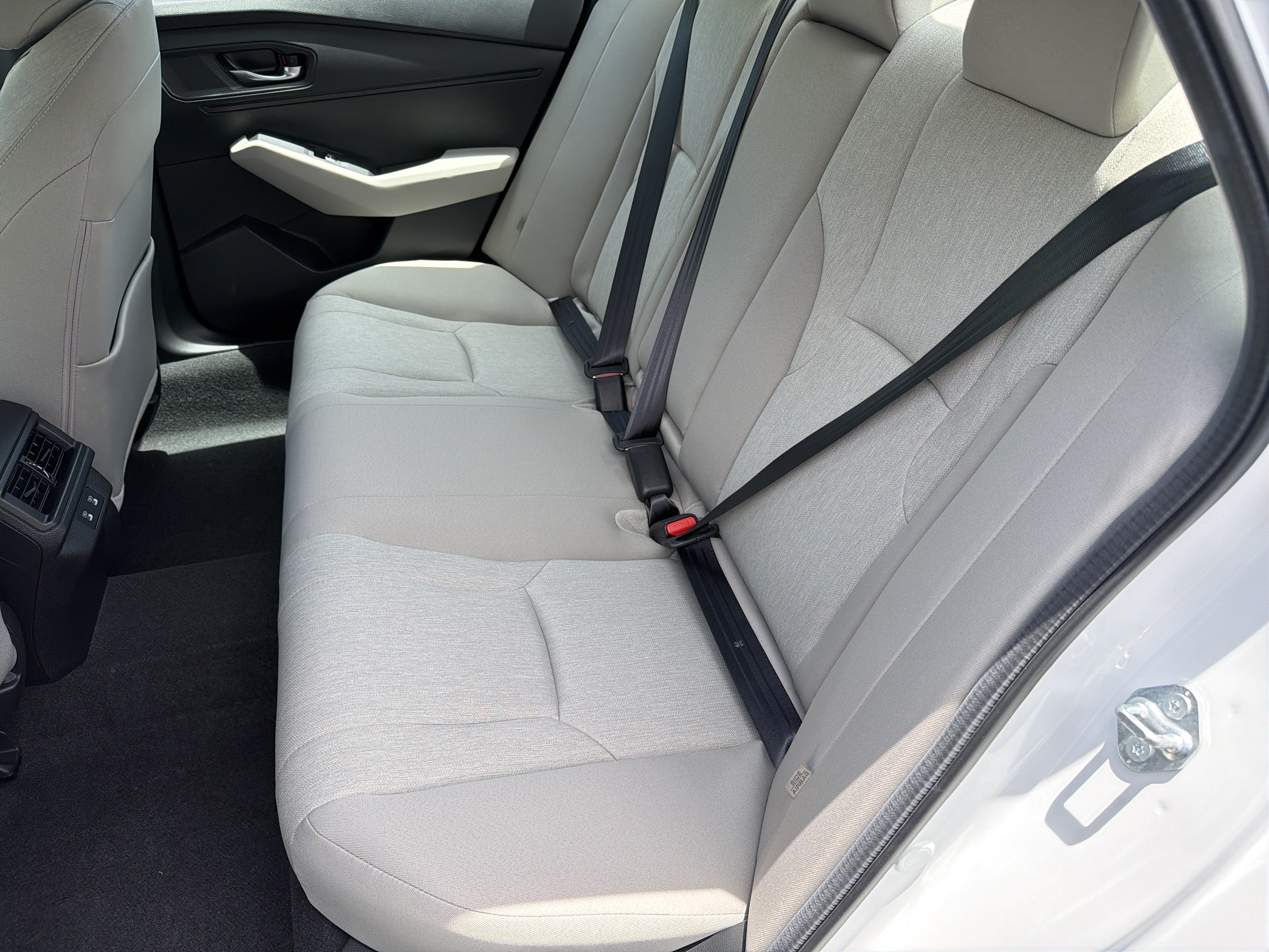 New 2026 Platinum White Pearl Honda LX image 14