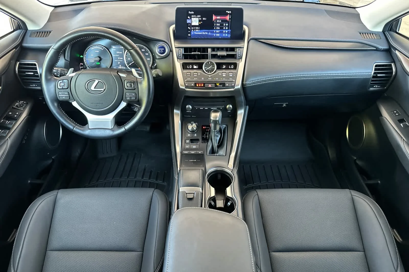 Used 2021 Atomic Silver Lexus  image 3