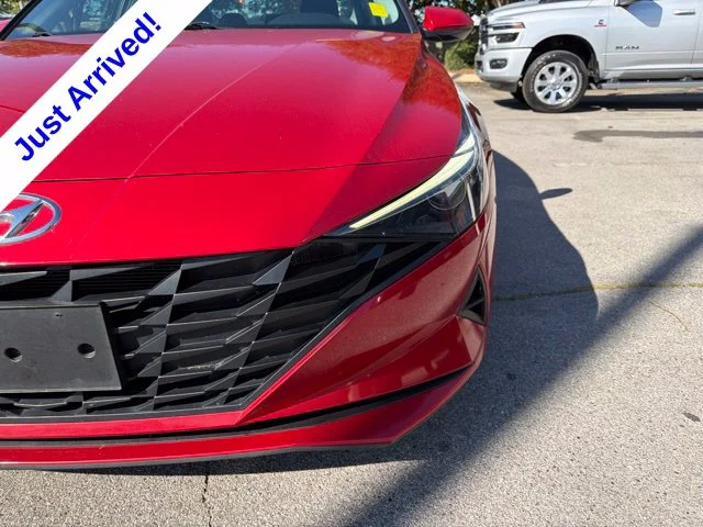 Used 2021 Red Hyundai SEL image 9