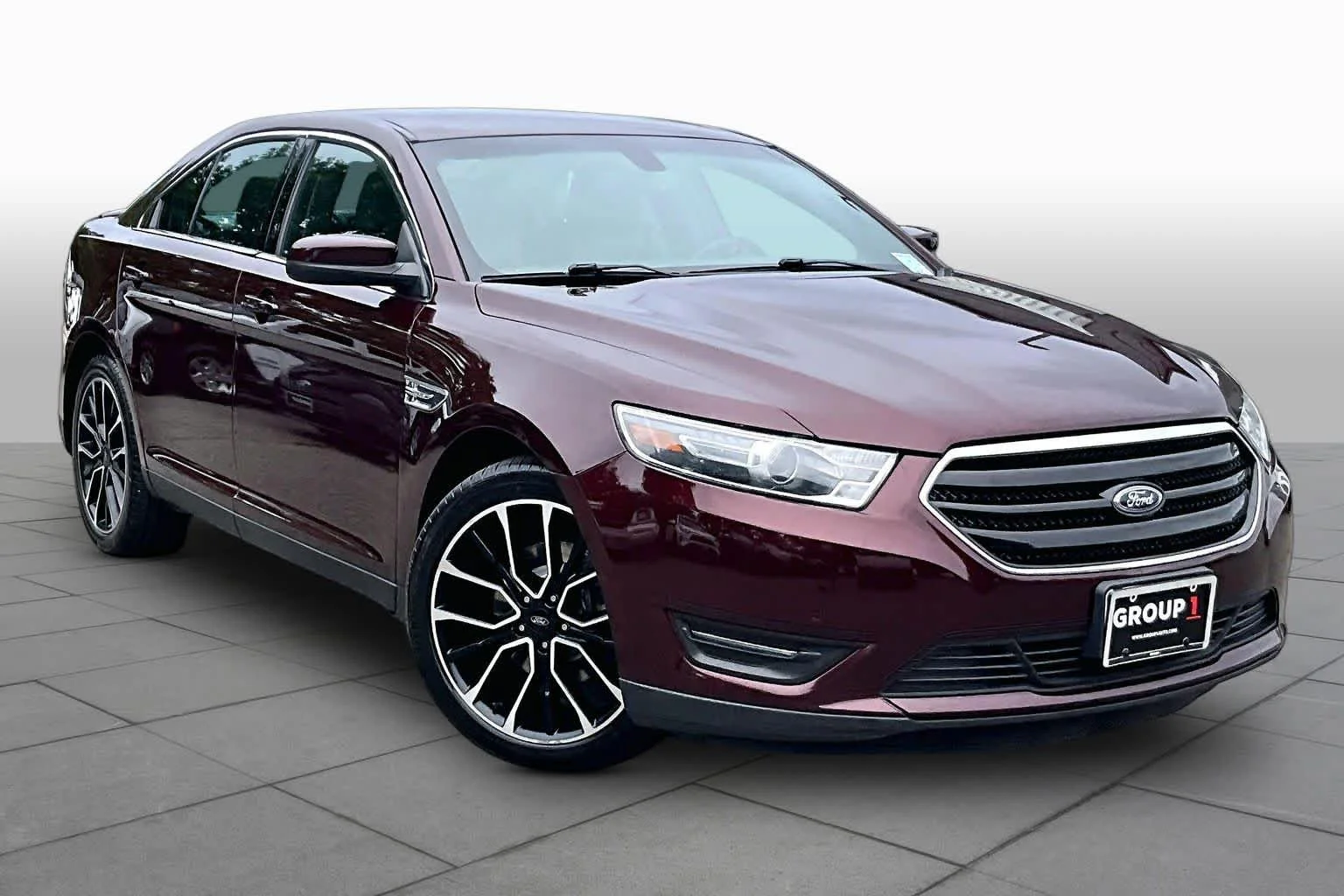 Pre-Owned 2018 Ford Taurus SEL