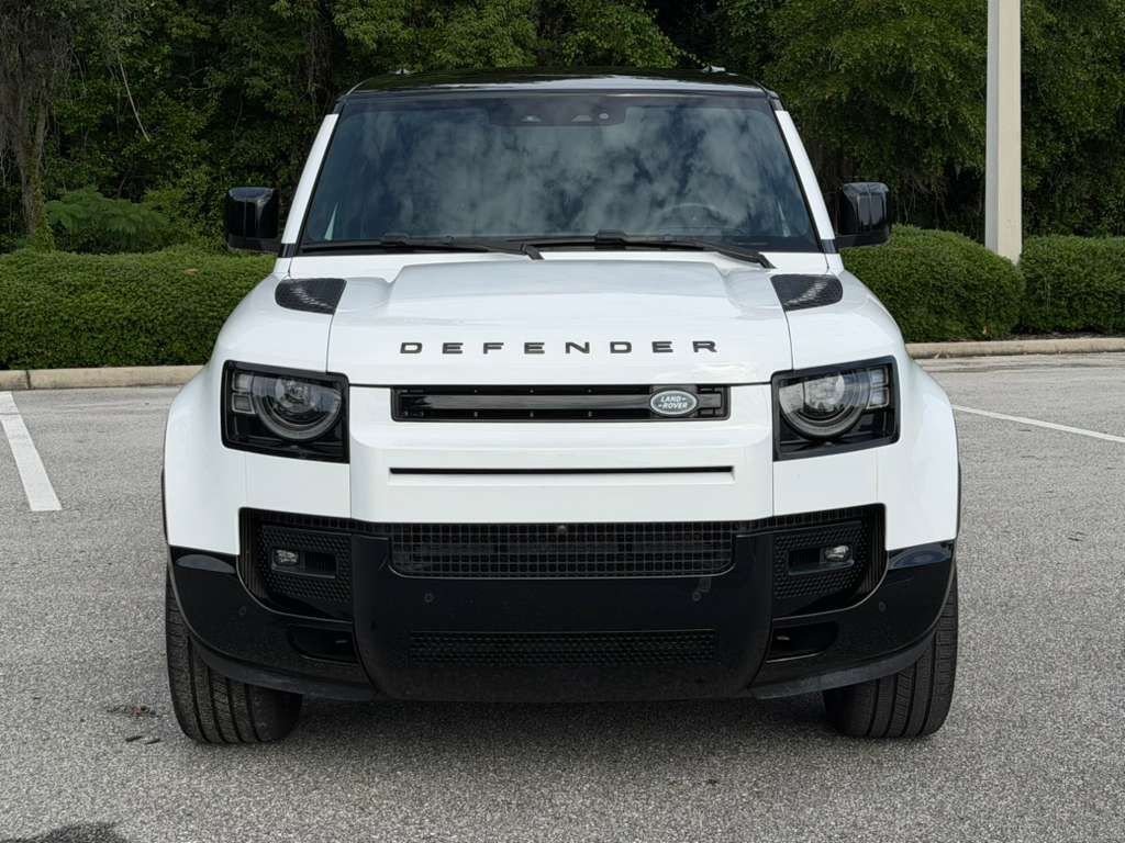 2025 Land Rover Defender X-Dynamic SE - Photo 8