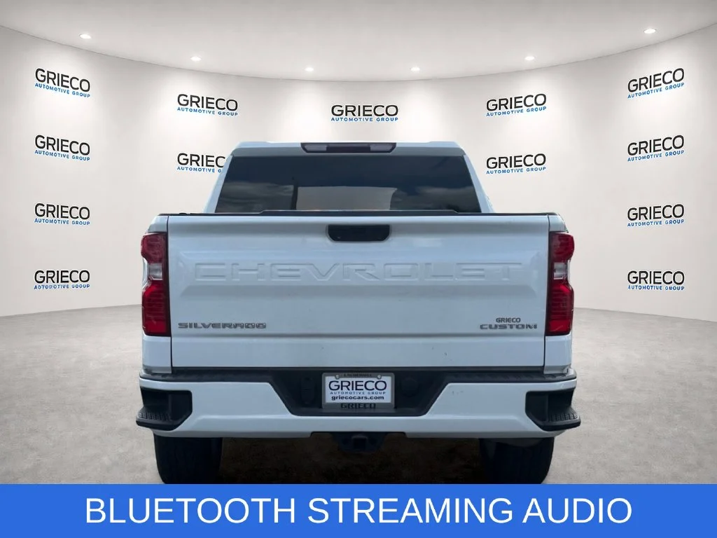 Used 2022 White Chevrolet Custom image 6