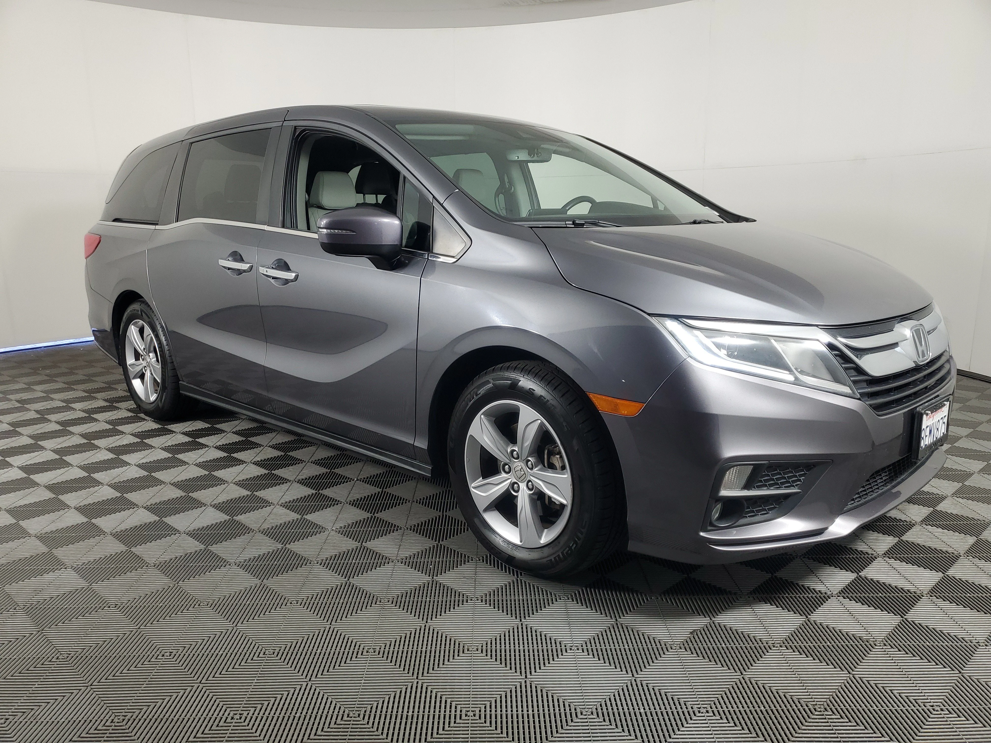 Used 2018 Modern Steel Metallic Honda EX-L image 2