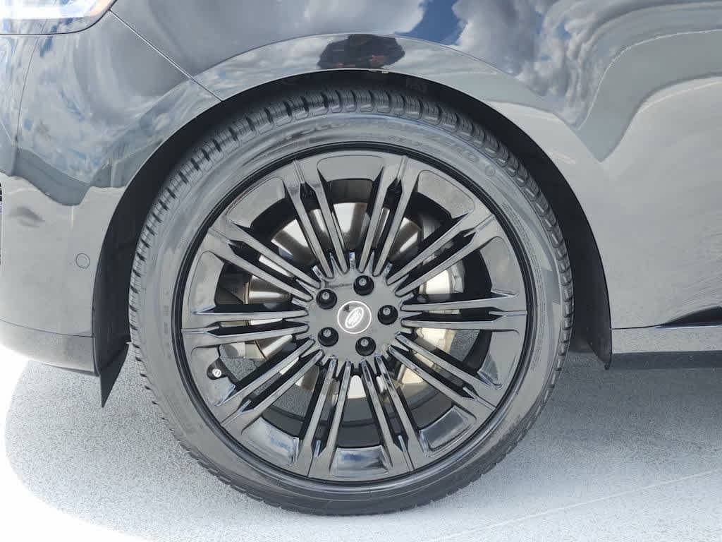 Certified Used 2024 Santorini Black Metallic Land Rover SE image 11