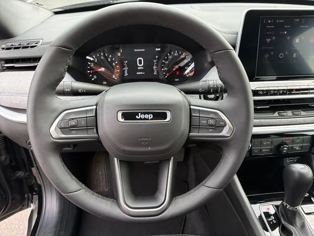 Used 2025 Black Jeep  image 20