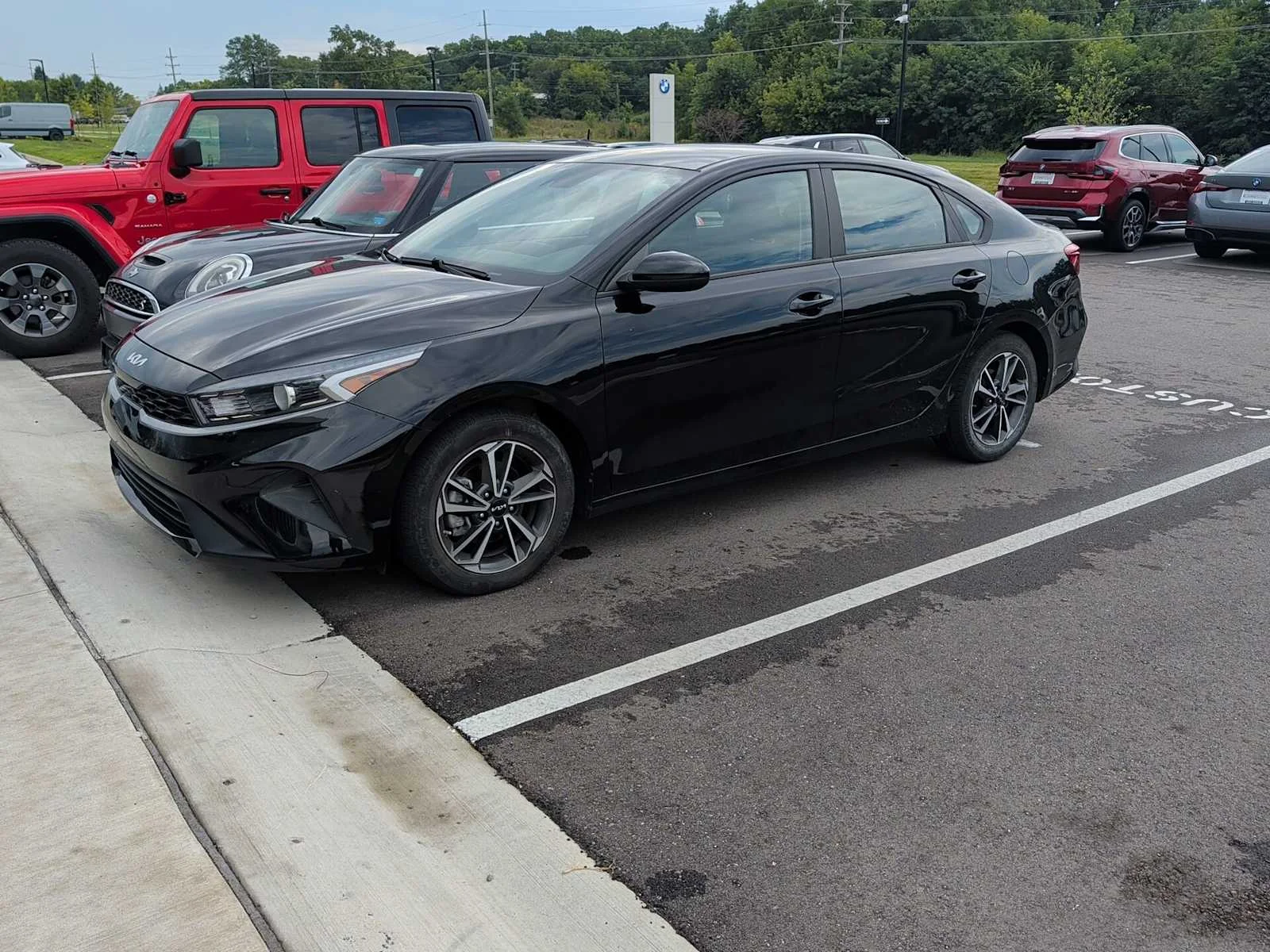 2022 Kia Forte LXS FWD photo