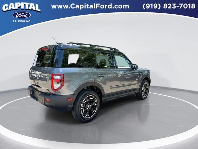 Used 2025 Gray Ford Outer Banks image 8