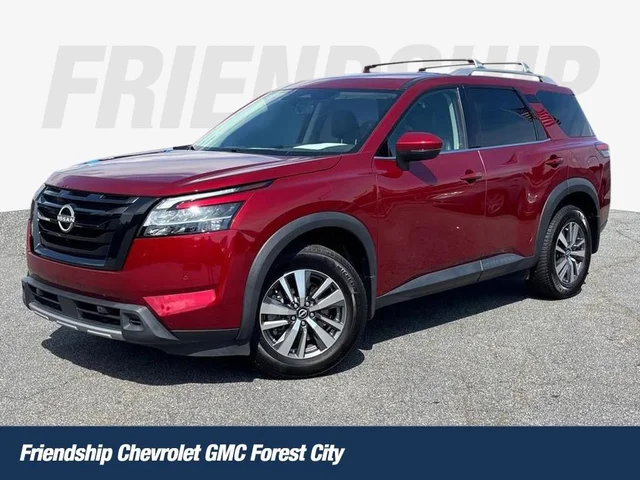 2024 Nissan Pathfinder SL
