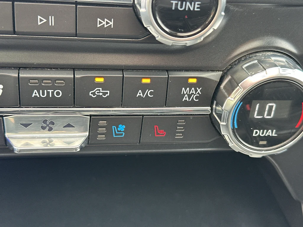 Used 2021 Iconic Silver Metallic Ford Tremor image 27