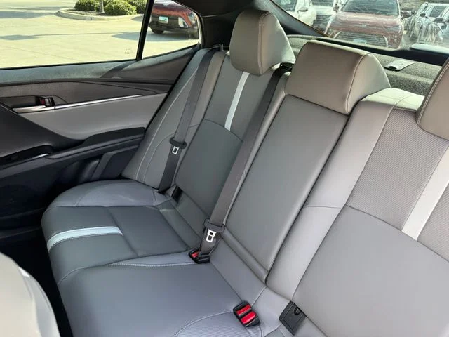 Used 2026 Ice Toyota SE image 31