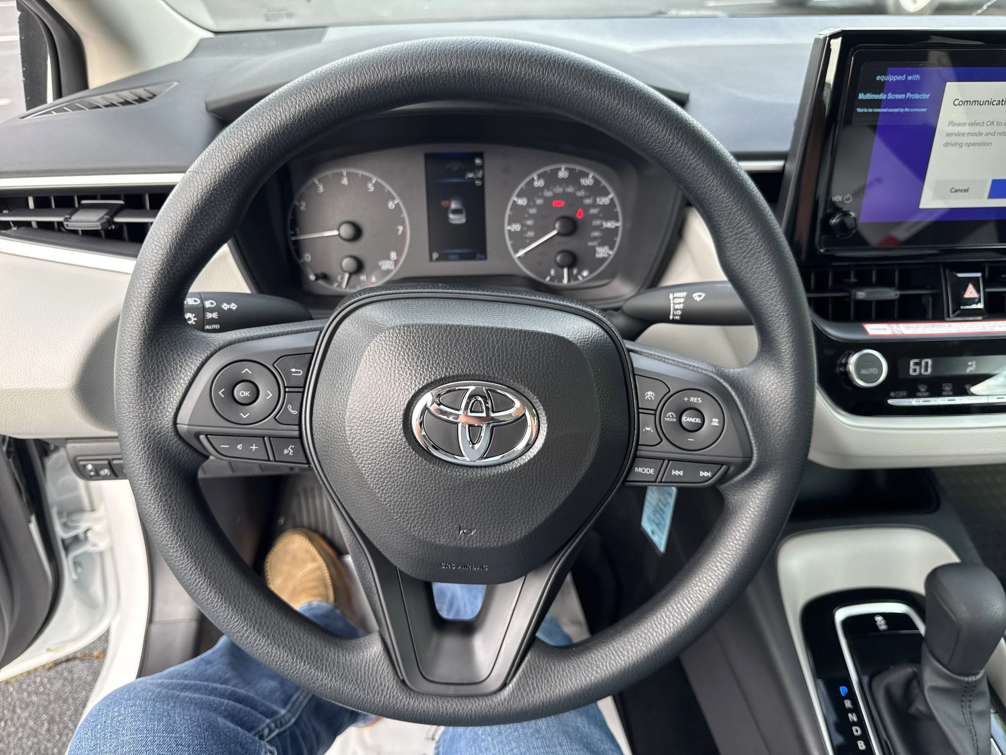 Used 2025  Toyota  image 16