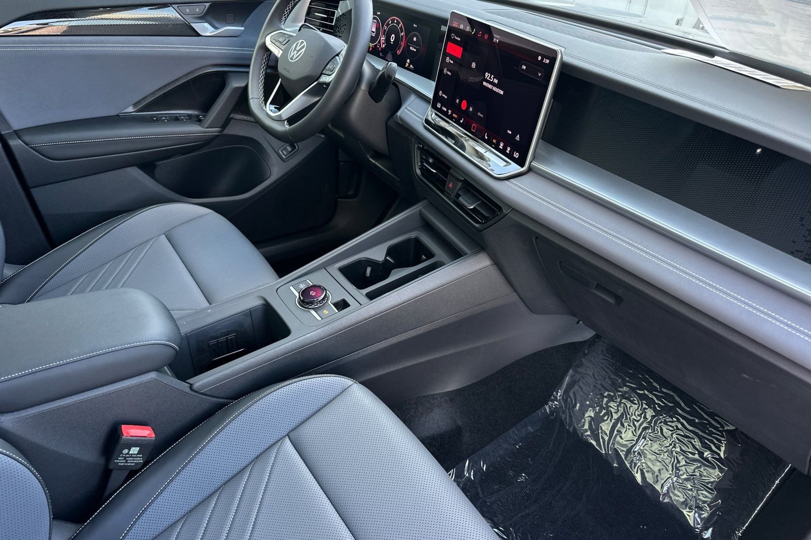 New 2026 Pyrite Silver Metallic Volkswagen 2.0T SE image 16