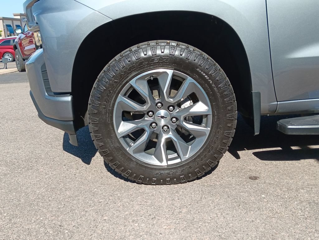 Used 2020 SATIN STEEL METALLIC Chevrolet RST image 27