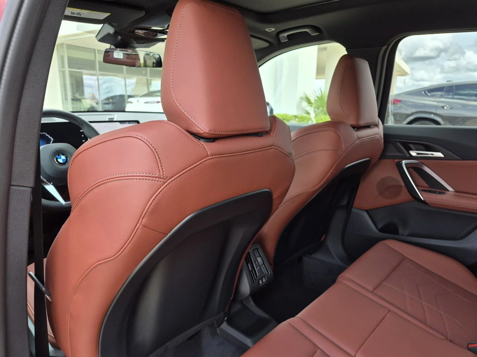 New 2026 Vegas Red Metallic BMW xDrive28i image 16