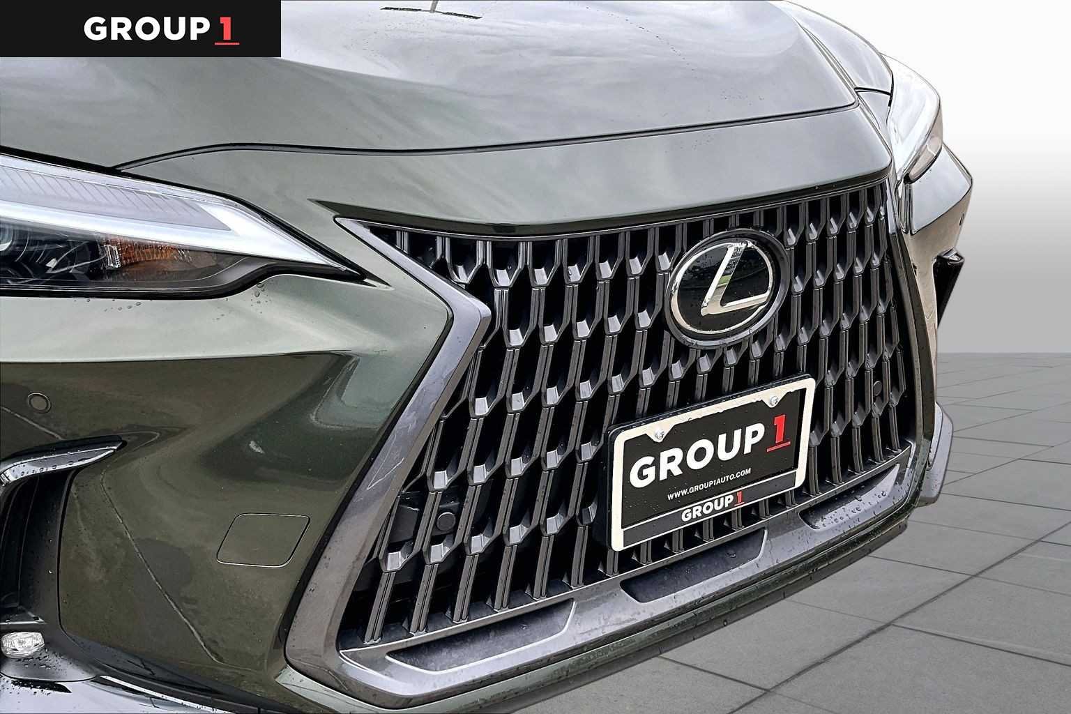 Used 2026 Nori Green Pearl Lexus  image 27