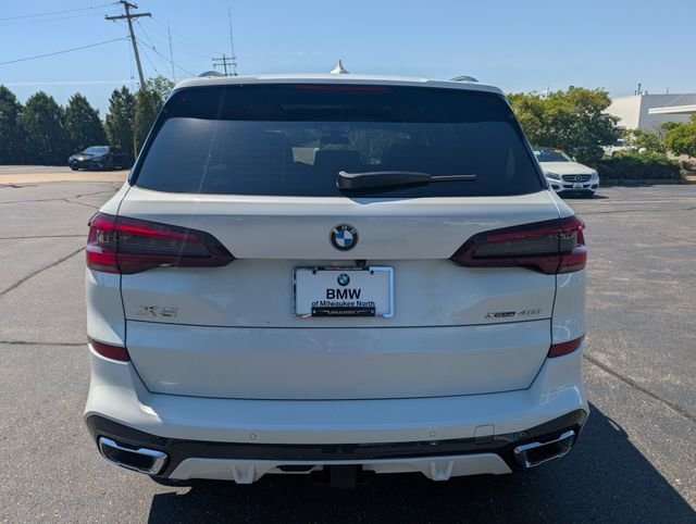 Used 2023 Mineral White Metallic BMW xDrive40i image 3