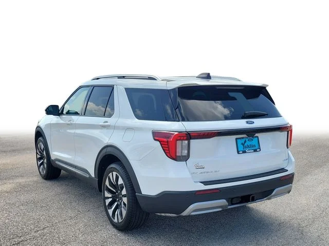 New 2026 Star White Metallic Tri-Coat Ford Platinum™ image 3