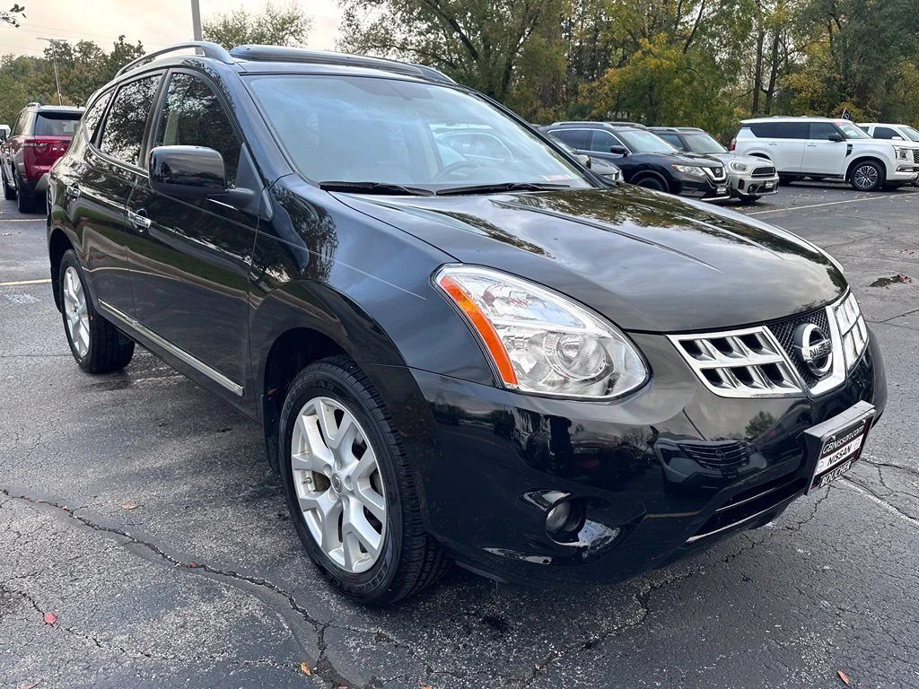 Used 2011 Nissan Rogue SV with VIN JN8AS5MV6BW689791 for sale in Greenfield, WI