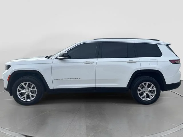 Used 2022 White Jeep Limited image 7
