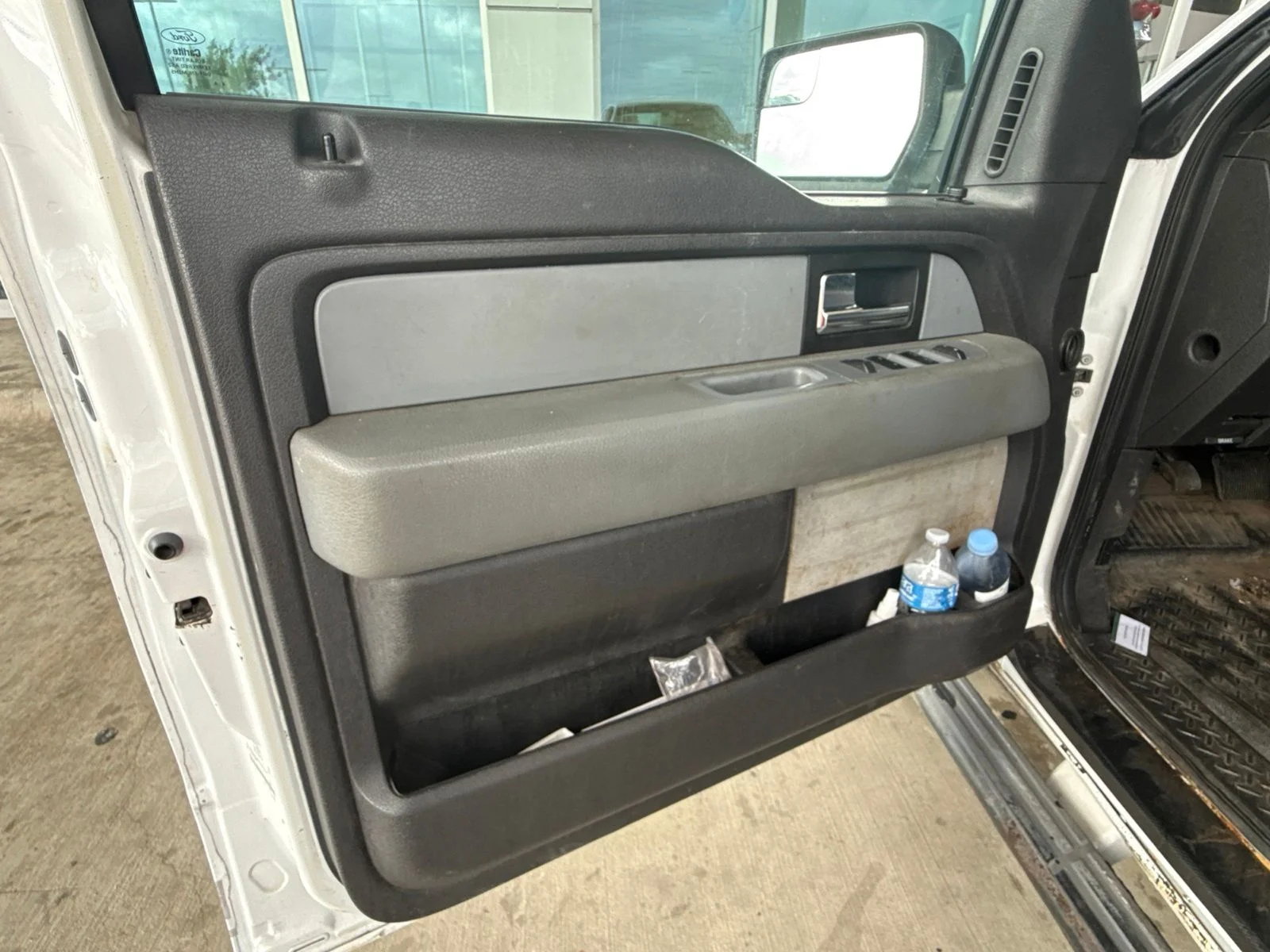 Used 2014 White Ford XL image 14