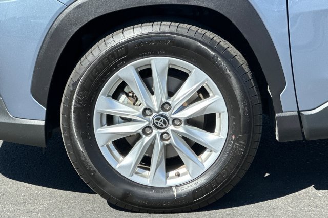 Certified Used 2025  Toyota LE image 31