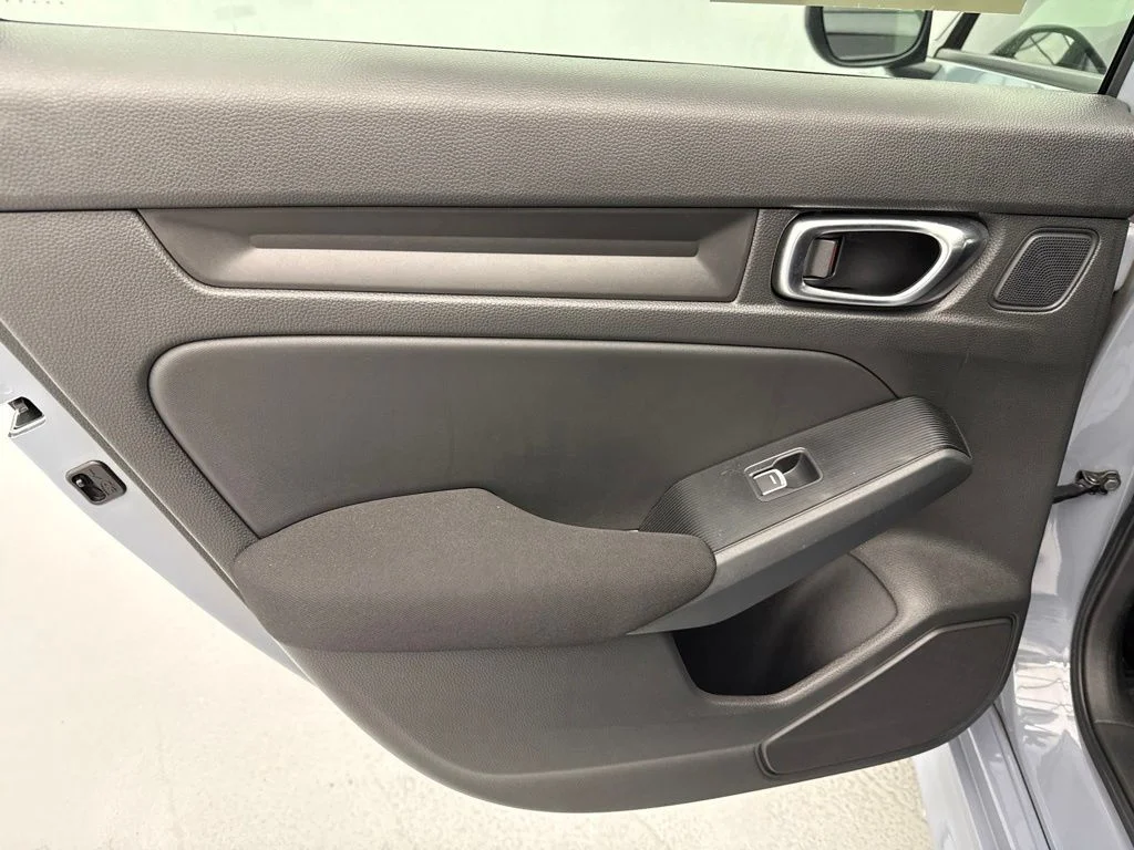 Used 2023  Honda Si image 16