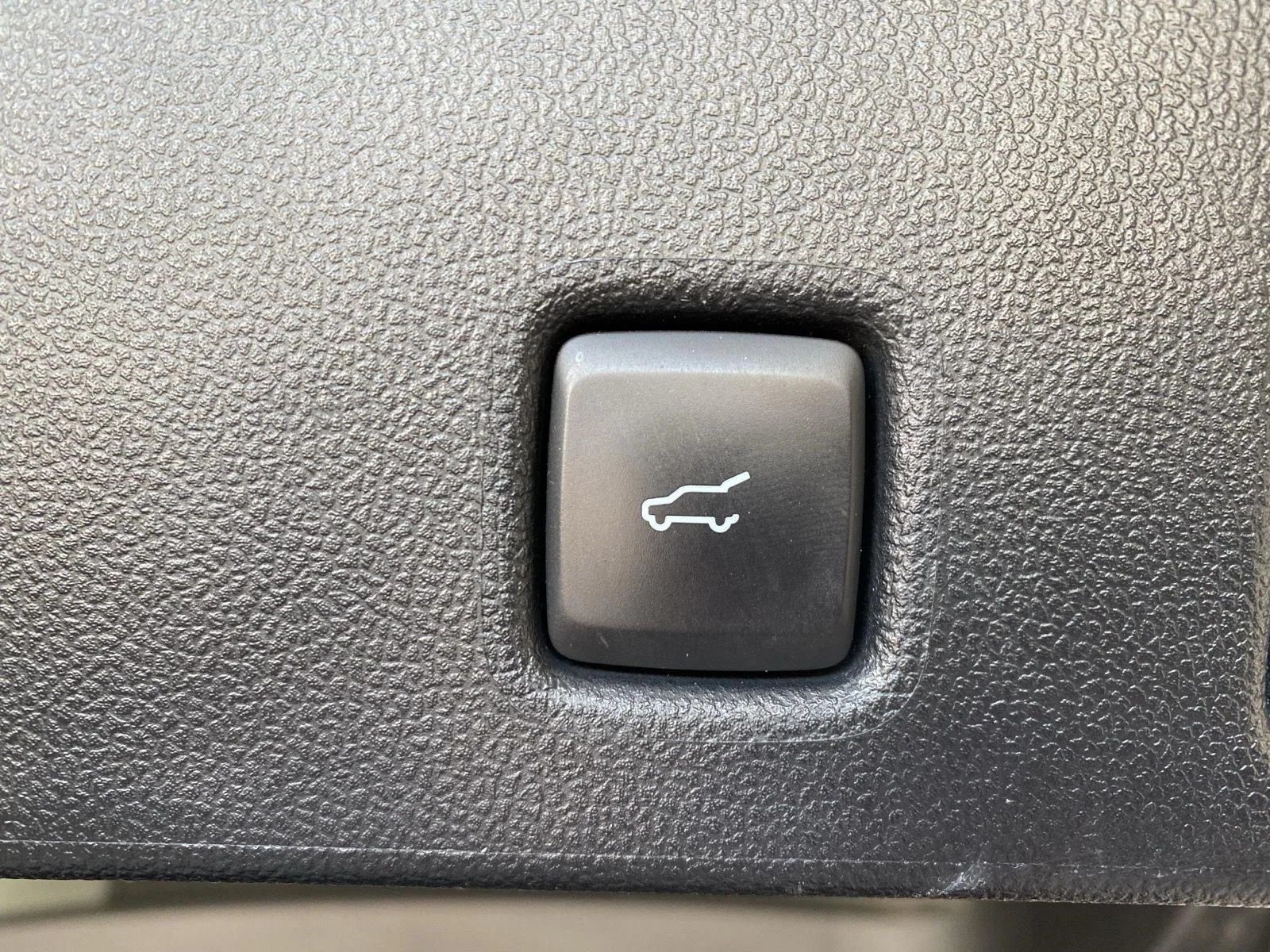 Used 2022 Carbonized Gray Ford SE Hybrid image 8