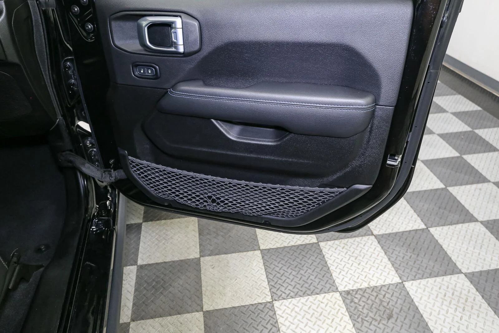 Used 2022 Black Clearcoat Jeep Unlimited Rubicon image 21