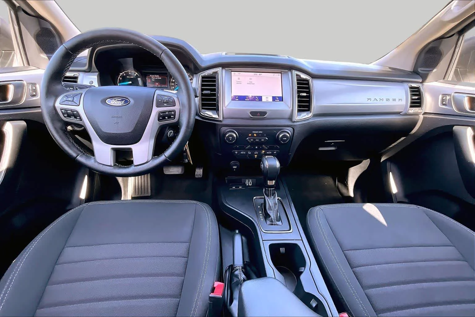 Used 2023 Oxford White Ford XLT image 14