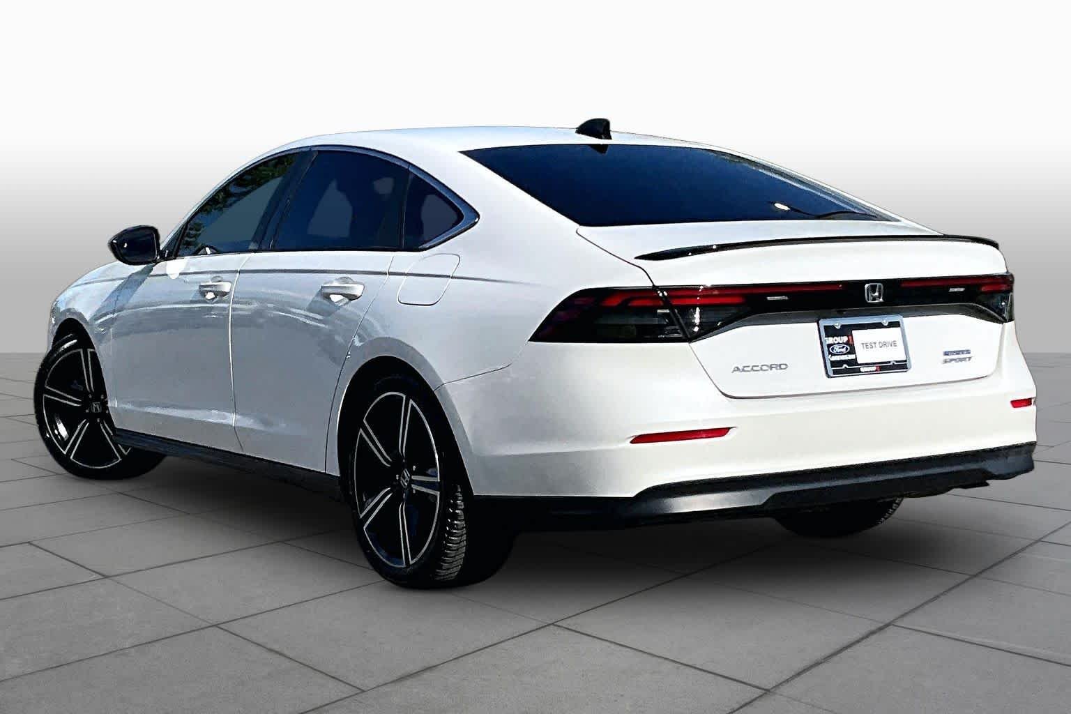 Used 2023 Platinum White Pearl Honda Sport image 12
