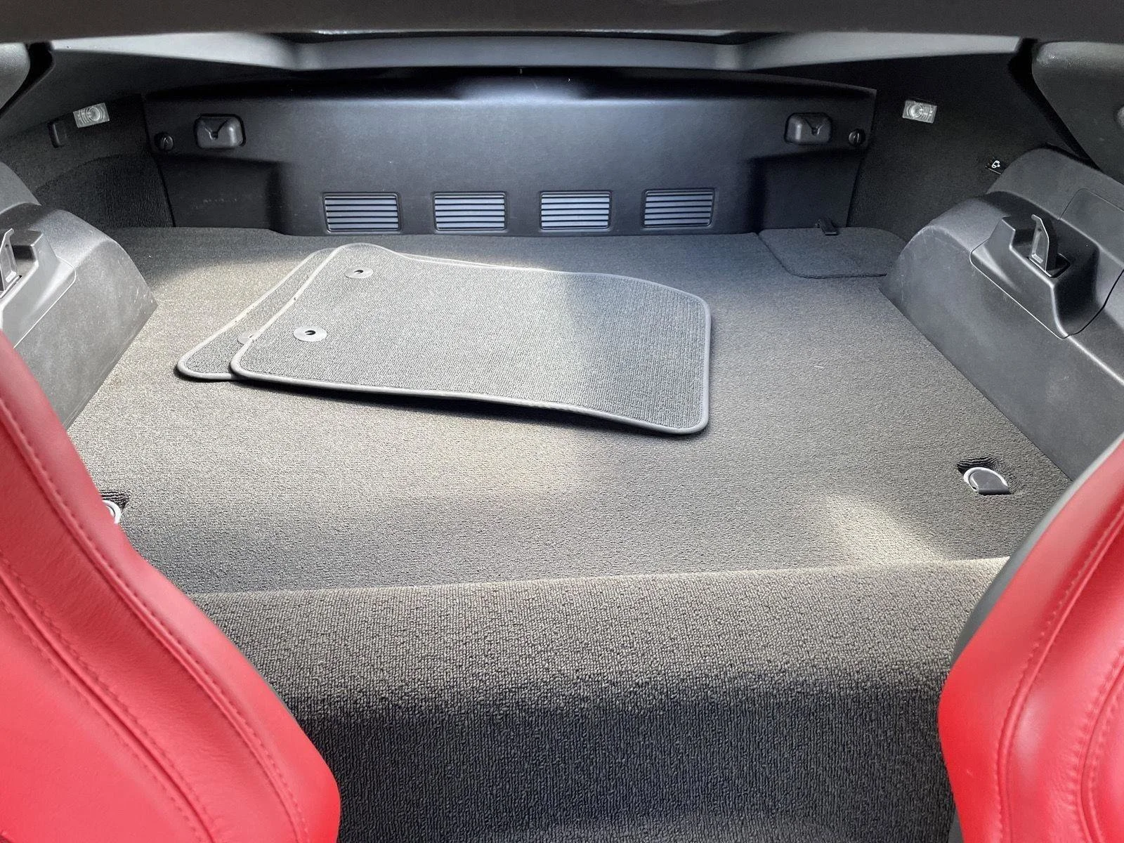 Used 2018 Arctic White Chevrolet 1LT image 22