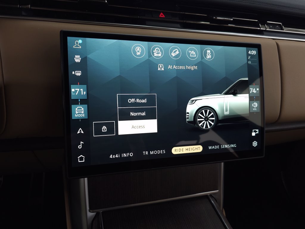 New 2026 Santorini Black Land Rover SE image 28