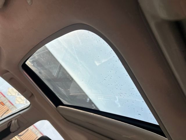 Used 2018 White Toyota SE image 10