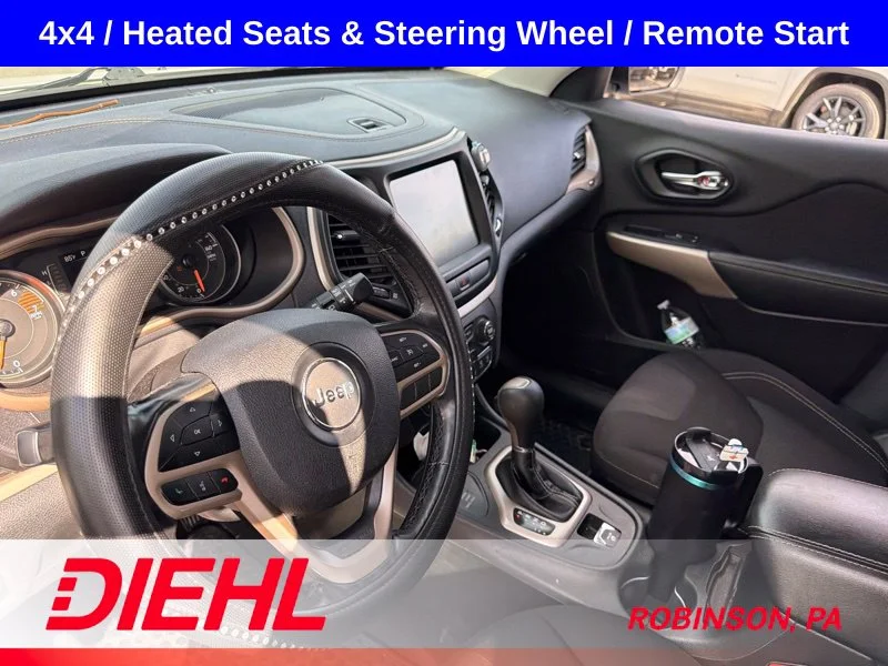 Used 2017 White Jeep Latitude image 10