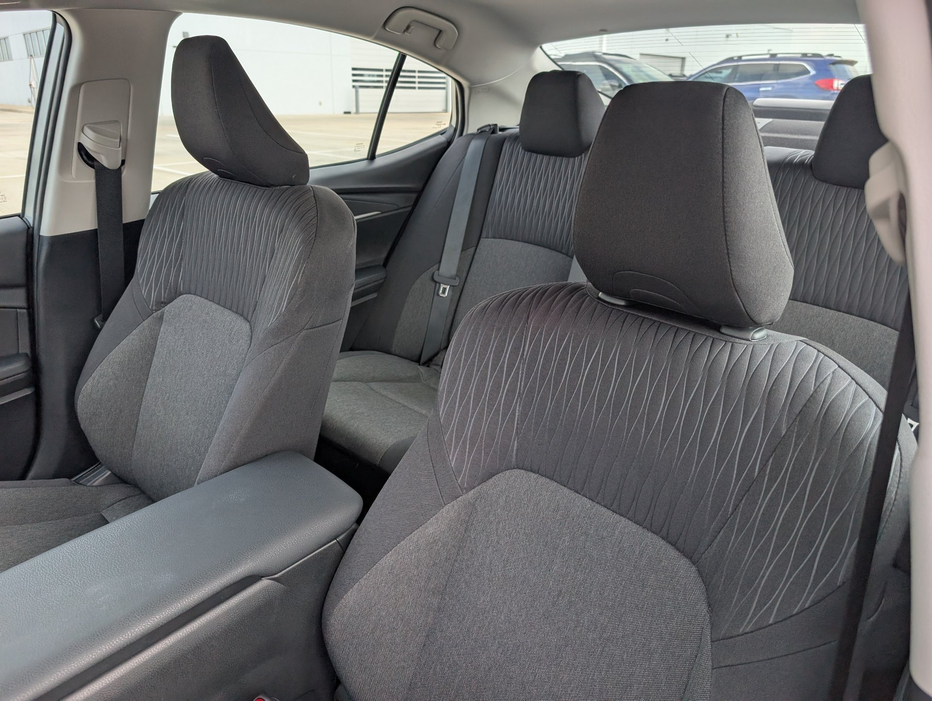2025 Toyota Camry LE - Photo 10