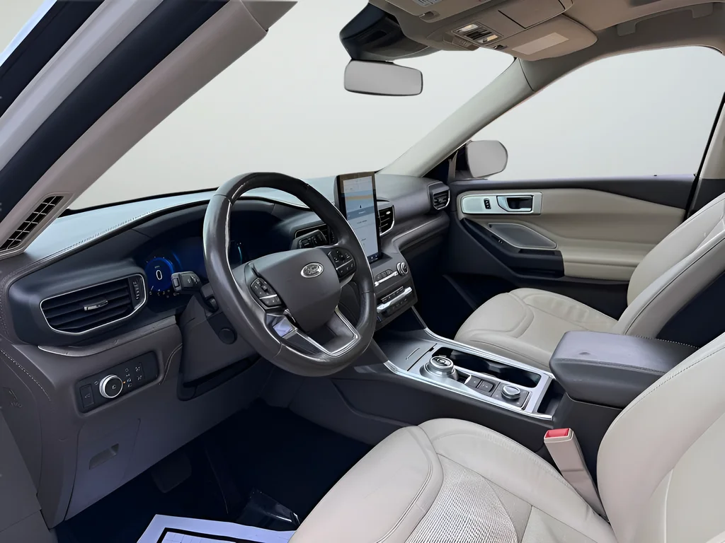 Used 2020 White Ford Platinum image 24