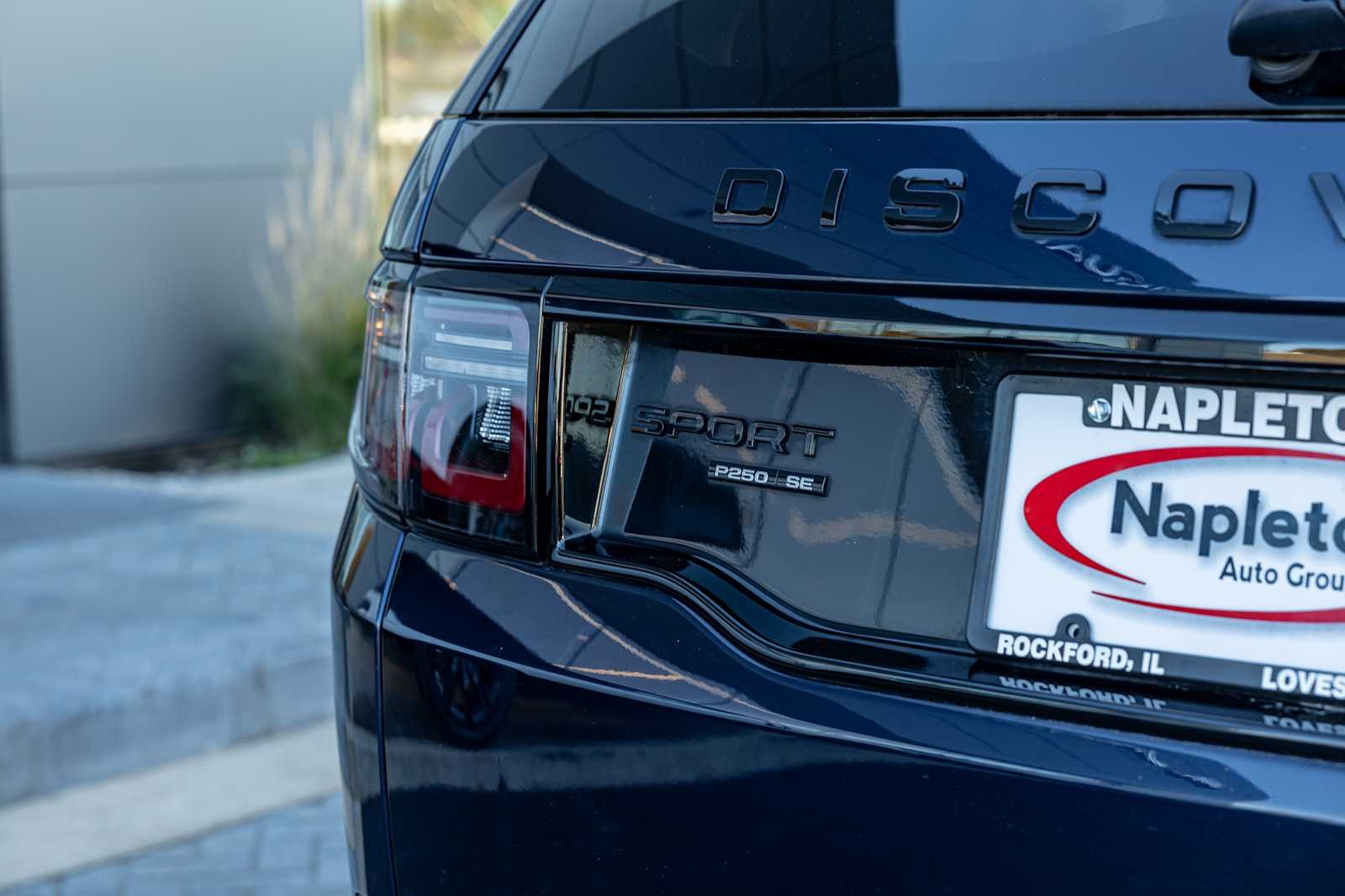 Used 2020 Portofino Blue Metallic Land Rover SE R-Dynamic image 40