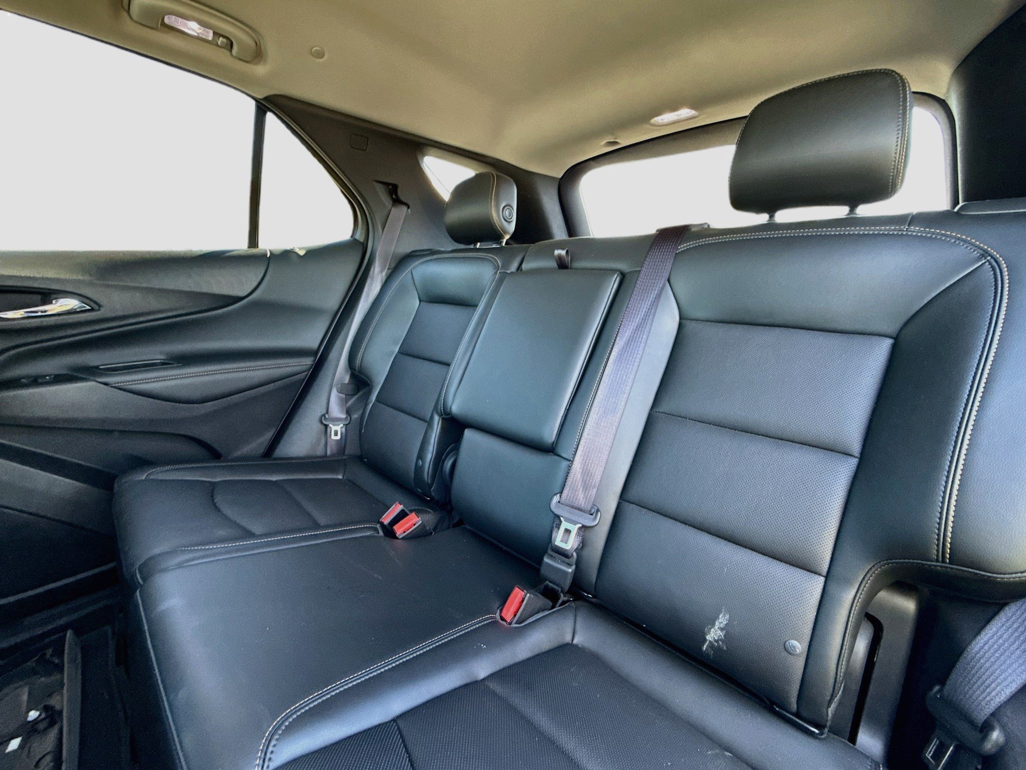 Used 2018 Silver Ice Metallic Chevrolet Premier image 26