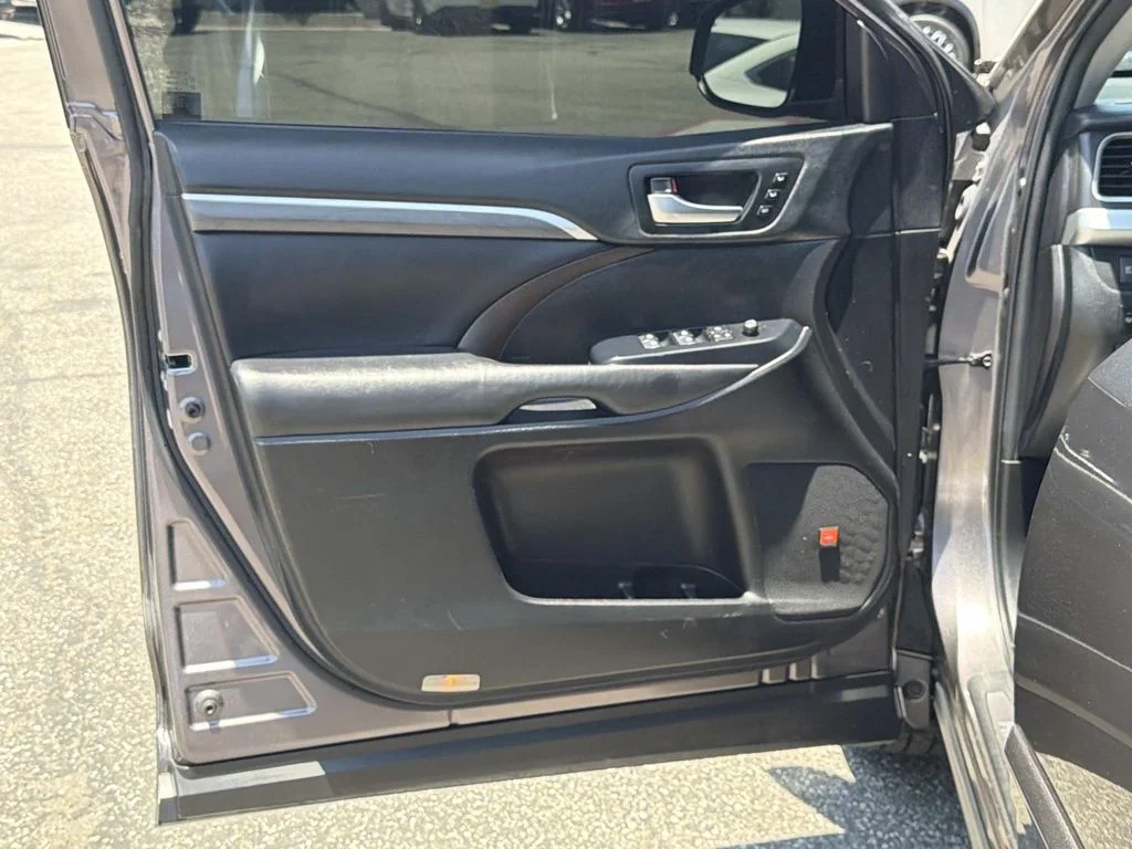 Used 2019 Predawn Gray Mica Toyota Limited image 20