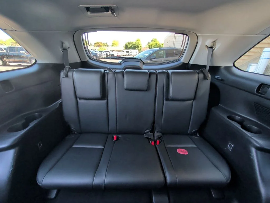 Used 2019 White Toyota XLE image 16